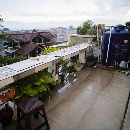 Schones Haus Private Pool & Netflix By Grorental Bandung Dış mekan fotoğraf