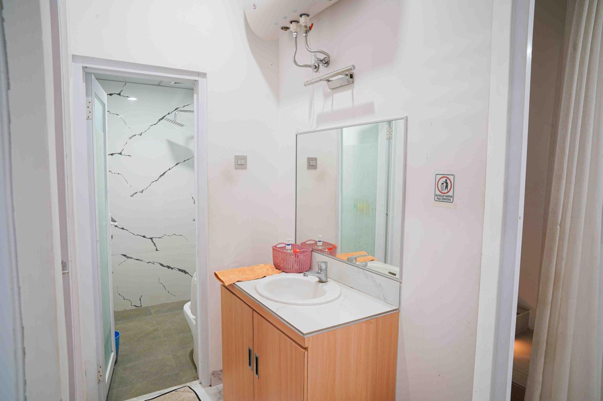 Schones Haus Private Pool & Netflix By Grorental Bandung Dış mekan fotoğraf