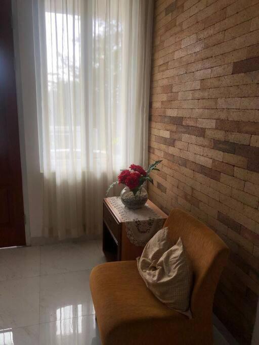 Schones Haus Private Pool & Netflix By Grorental Bandung Dış mekan fotoğraf