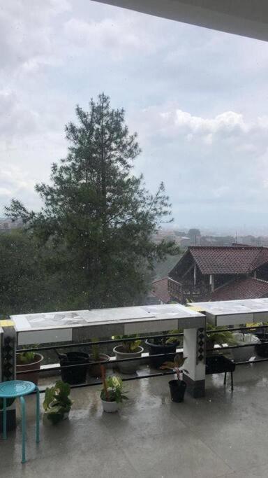 Schones Haus Private Pool & Netflix By Grorental Bandung Dış mekan fotoğraf